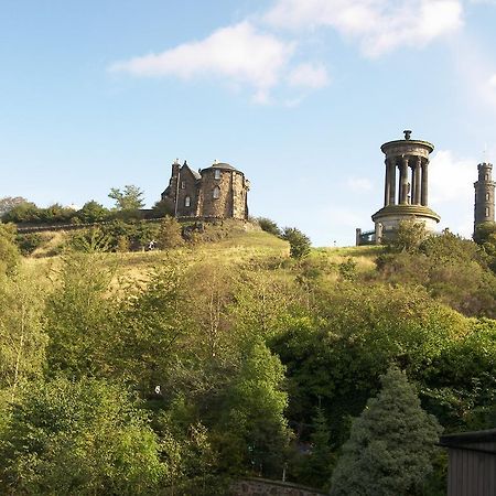 Central Calton Hill What A View إدنبرة الغرفة الصورة